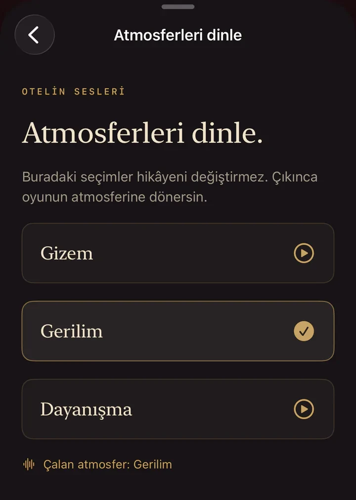Gece Müdürü'nün “Atmosferleri dinle” ekranı: Gizem, Gerilim ve Dayanışma adlı üç müzik atmosferi. Şu an Gerilim çalıyor.